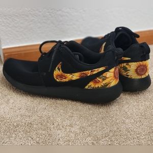 Custom Sunflower Nike Rosche